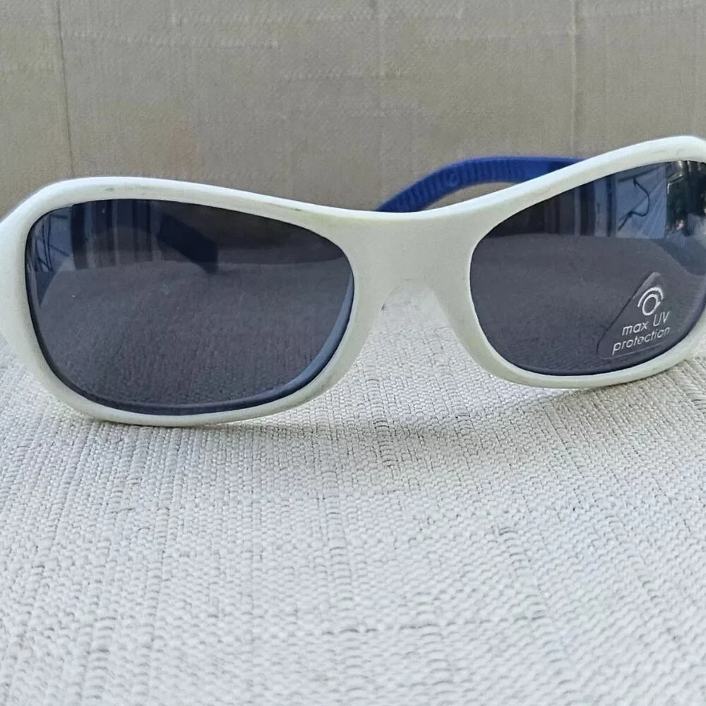 N/A kids sunglasses